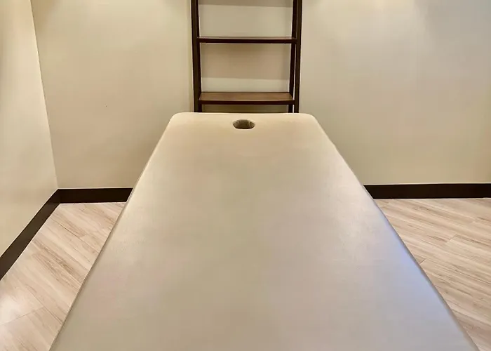Apartment Modern Seaview 1br Near Okada Bay Airport 17 Manila