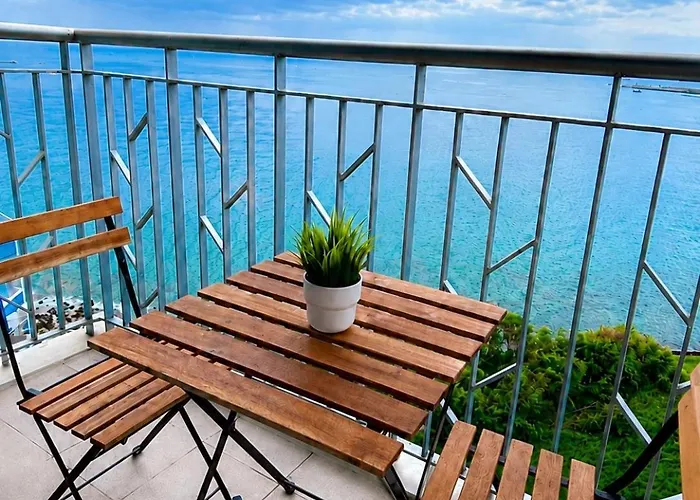 Modern Seaview 1br Near Okada Bay Airport 17 Apartment Manila